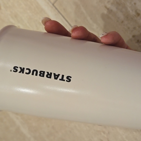 Starbuck's RARE and Limited Edition 2015 12 Ounce Lips XOXO Ceramic Travel Mug - Picture 5 of 12